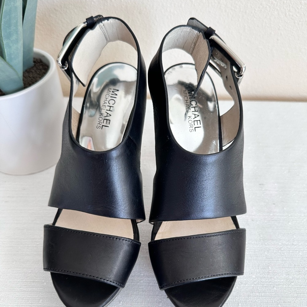 New MICHAEL Michael Kors Black Leather Platformed High Heel Sandals Women’s 6.5M - Picture 3 of 10